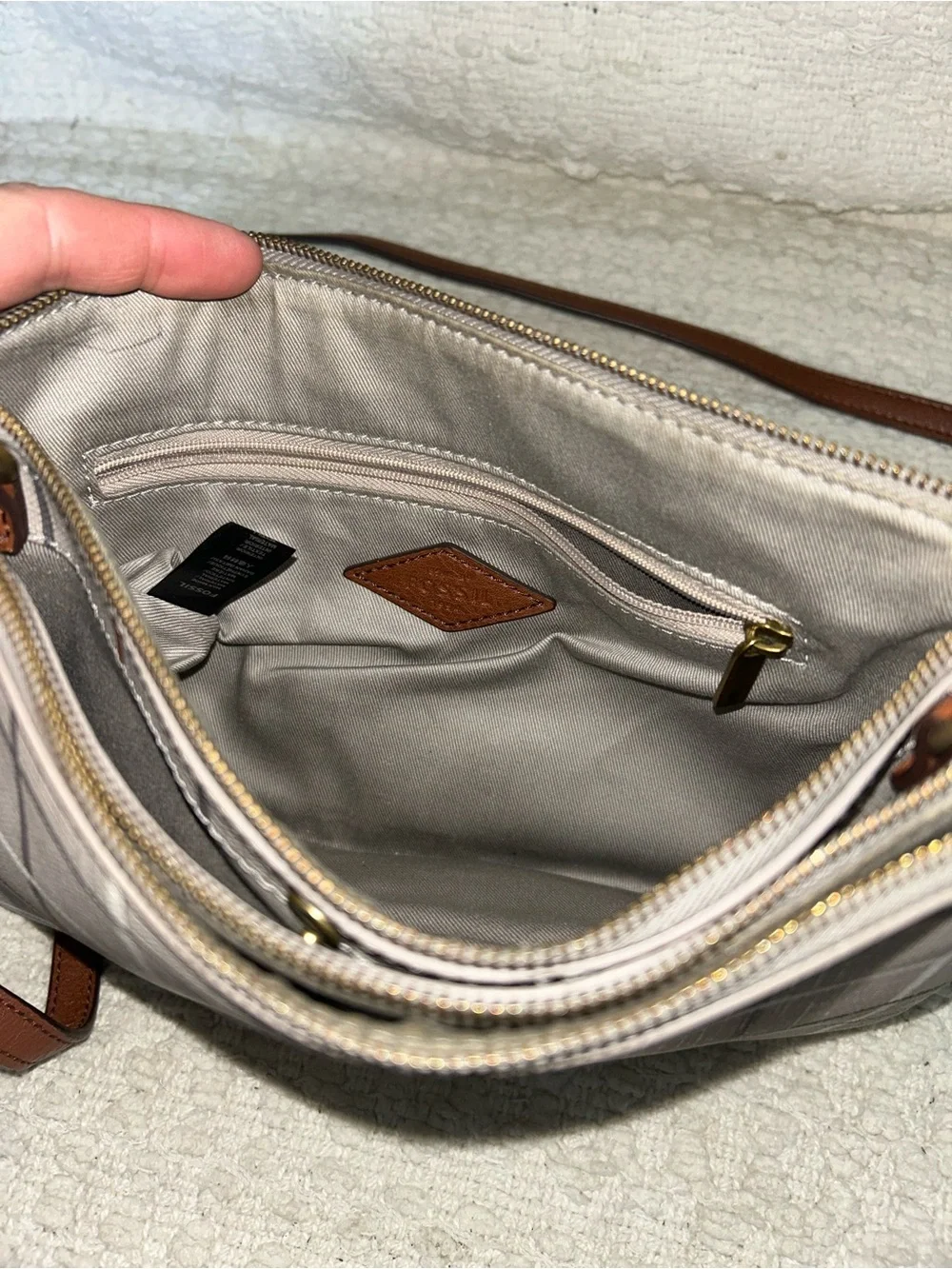 Fossil Crossbody shoulder bag purse brown with checker design plaid strap wallet
